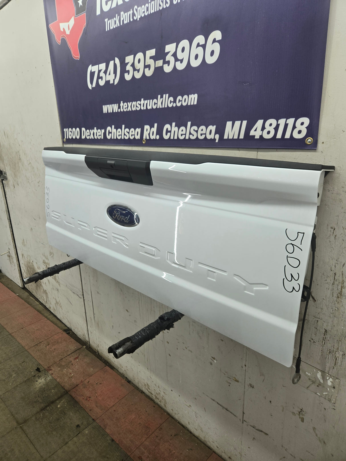 2023-2025 Ford Super Duty F250 F350 F450 F550 Tailgate - Oxford White NEW TAKE OFF