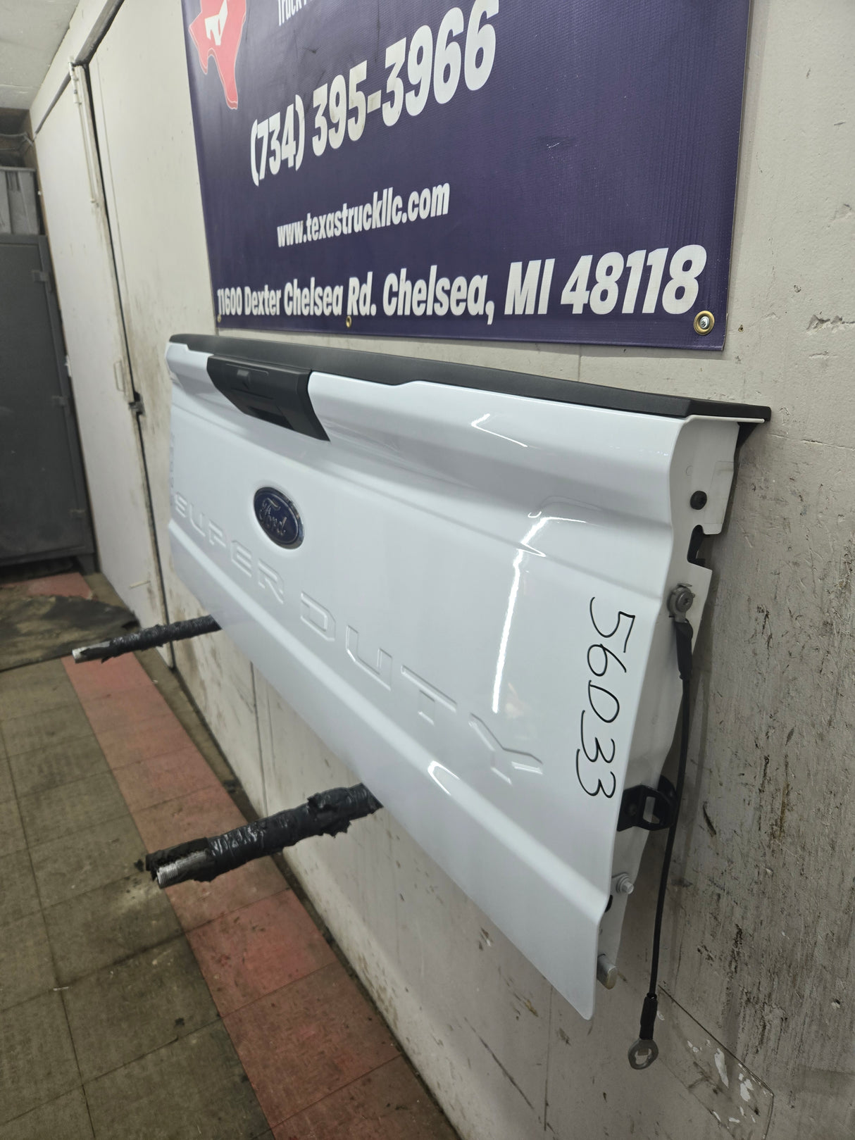 2023-2025 Ford Super Duty F250 F350 F450 F550 Tailgate - Oxford White NEW TAKE OFF