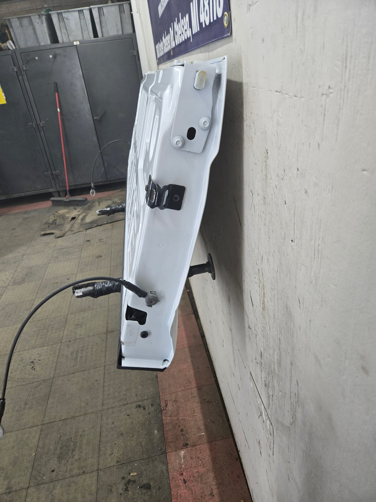 2023-2025 Ford Super Duty F250 F350 F450 F550 Tailgate - Oxford White NEW TAKE OFF