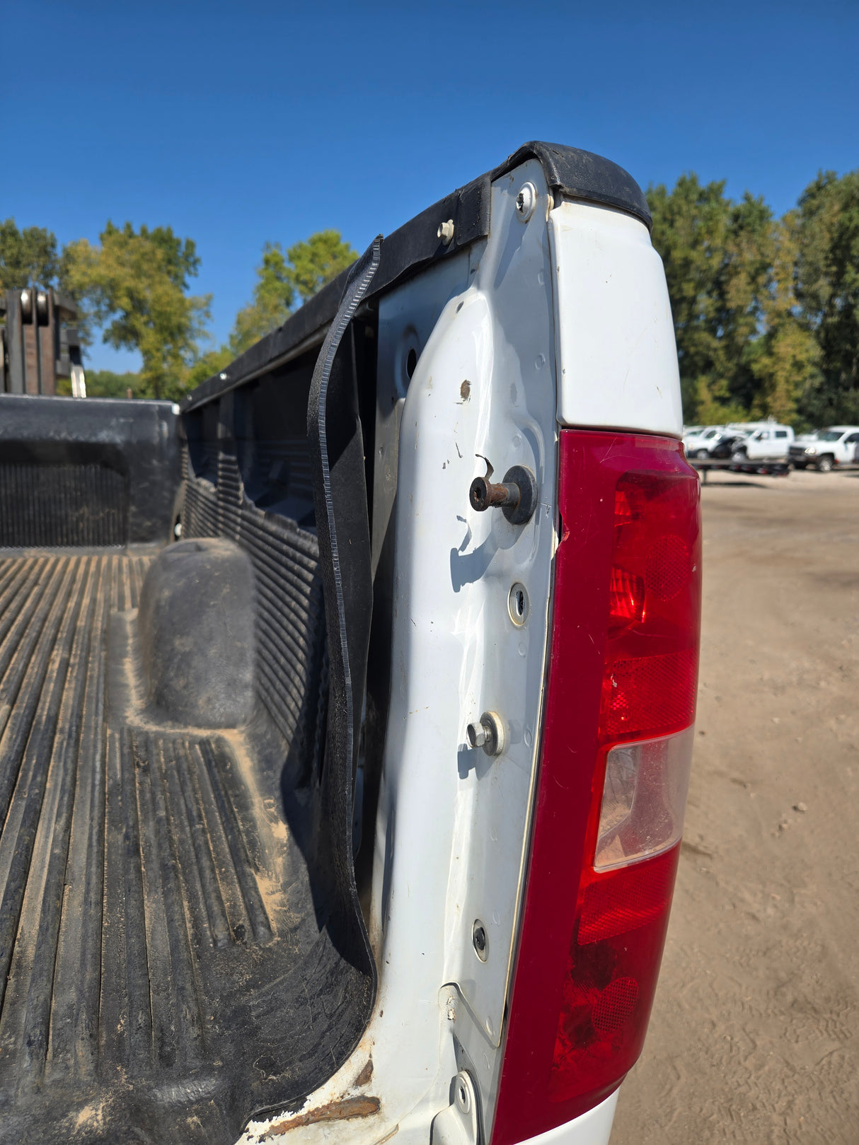 2007-2013 Chevrolet Silverado / GMC Sierra 3500 HD 8' Dually Truck Bed