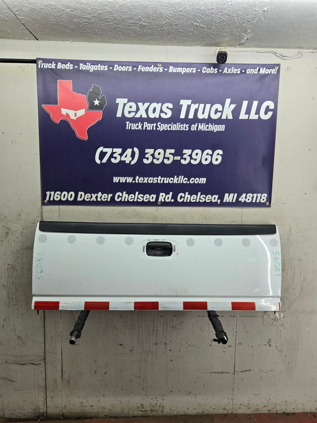 1999-2007 Chevrolet Silverado / GMC Sierra 1500 2500 3500 Tailgate - White