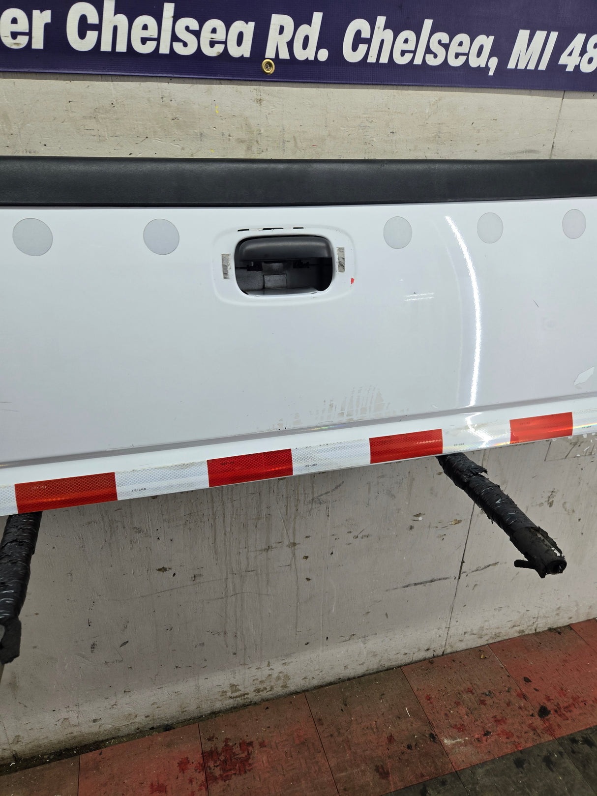 1999-2007 Chevrolet Silverado / GMC Sierra 1500 2500 3500 Tailgate - White