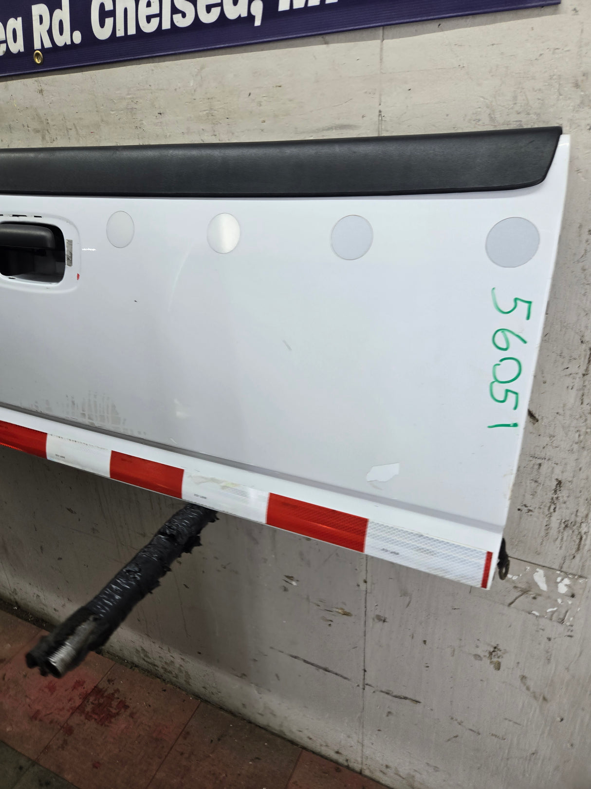 1999-2007 Chevrolet Silverado / GMC Sierra 1500 2500 3500 Tailgate - White