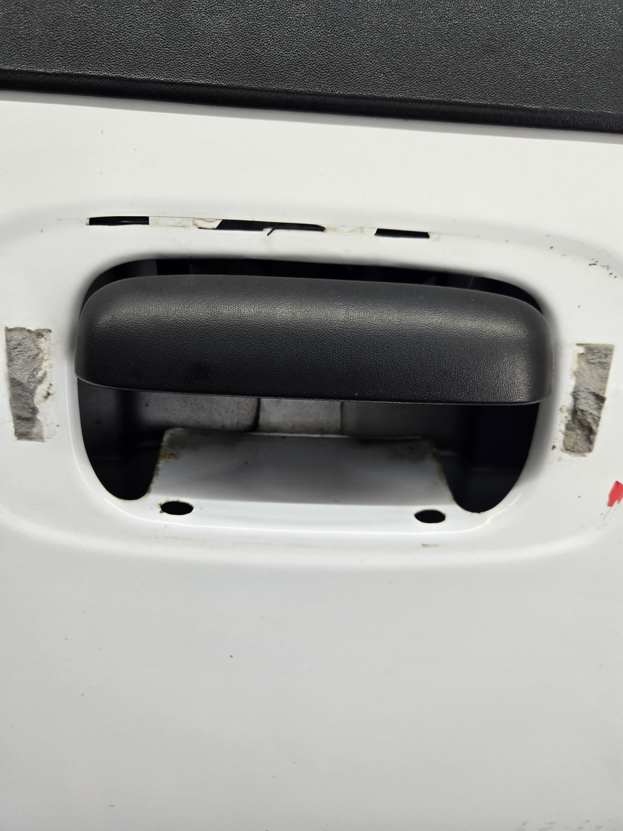 1999-2007 Chevrolet Silverado / GMC Sierra 1500 2500 3500 Tailgate - White