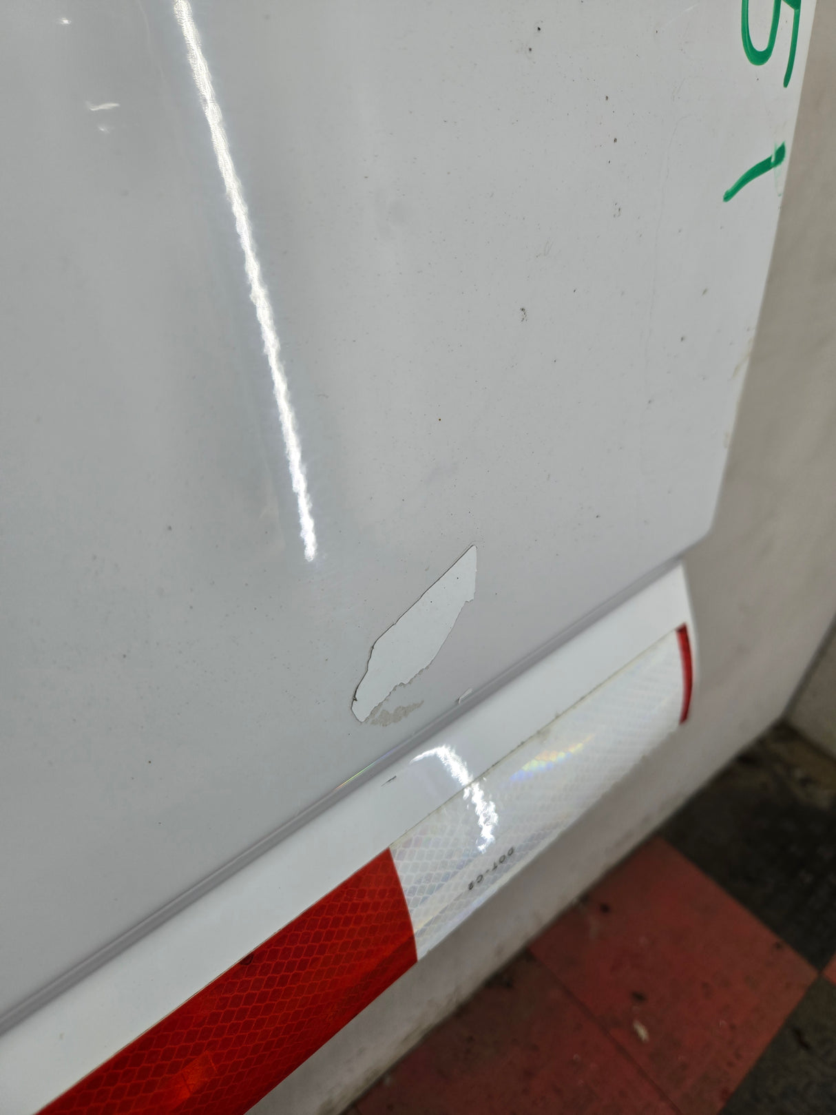 1999-2007 Chevrolet Silverado / GMC Sierra 1500 2500 3500 Tailgate - White