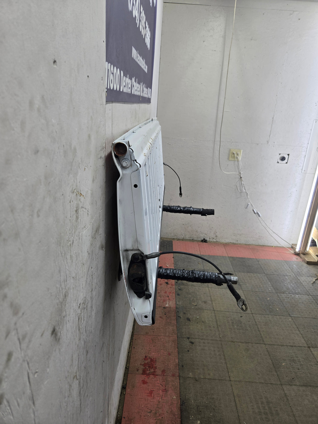 1999-2007 Chevrolet Silverado / GMC Sierra 1500 2500 3500 Tailgate - White