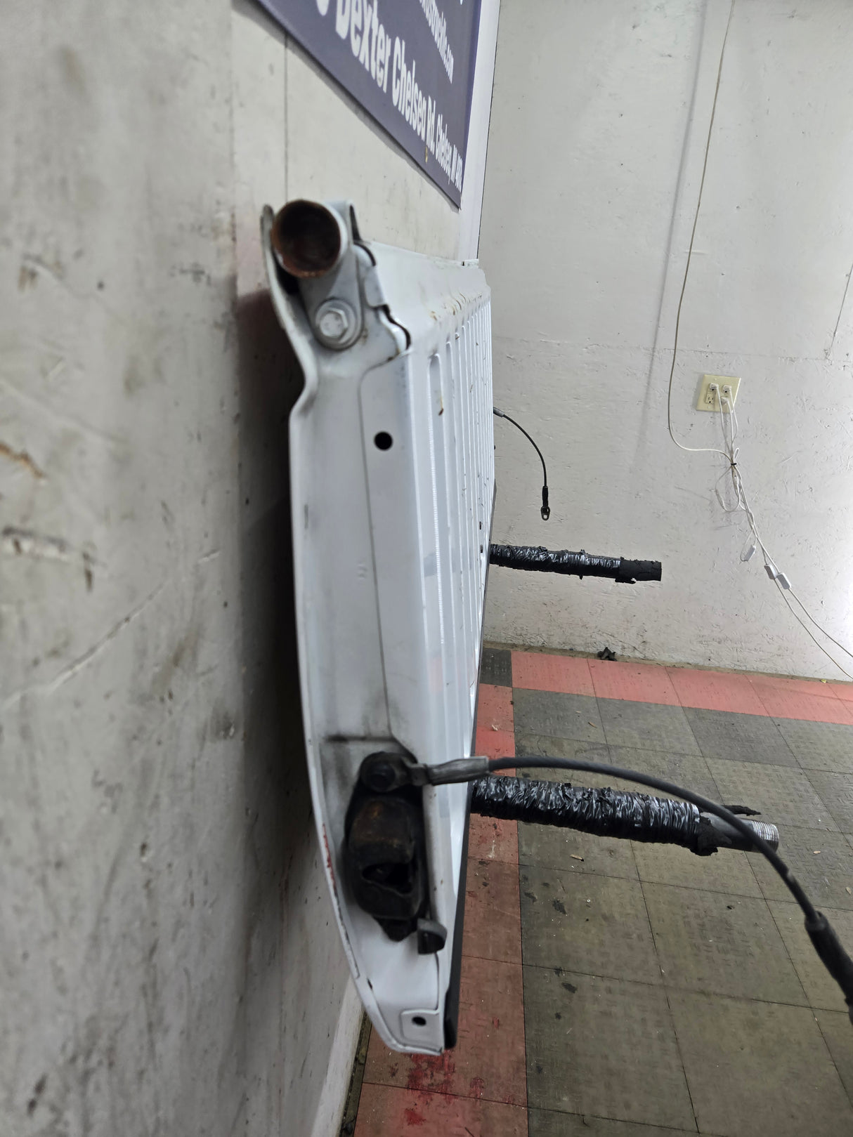 1999-2007 Chevrolet Silverado / GMC Sierra 1500 2500 3500 Tailgate - White