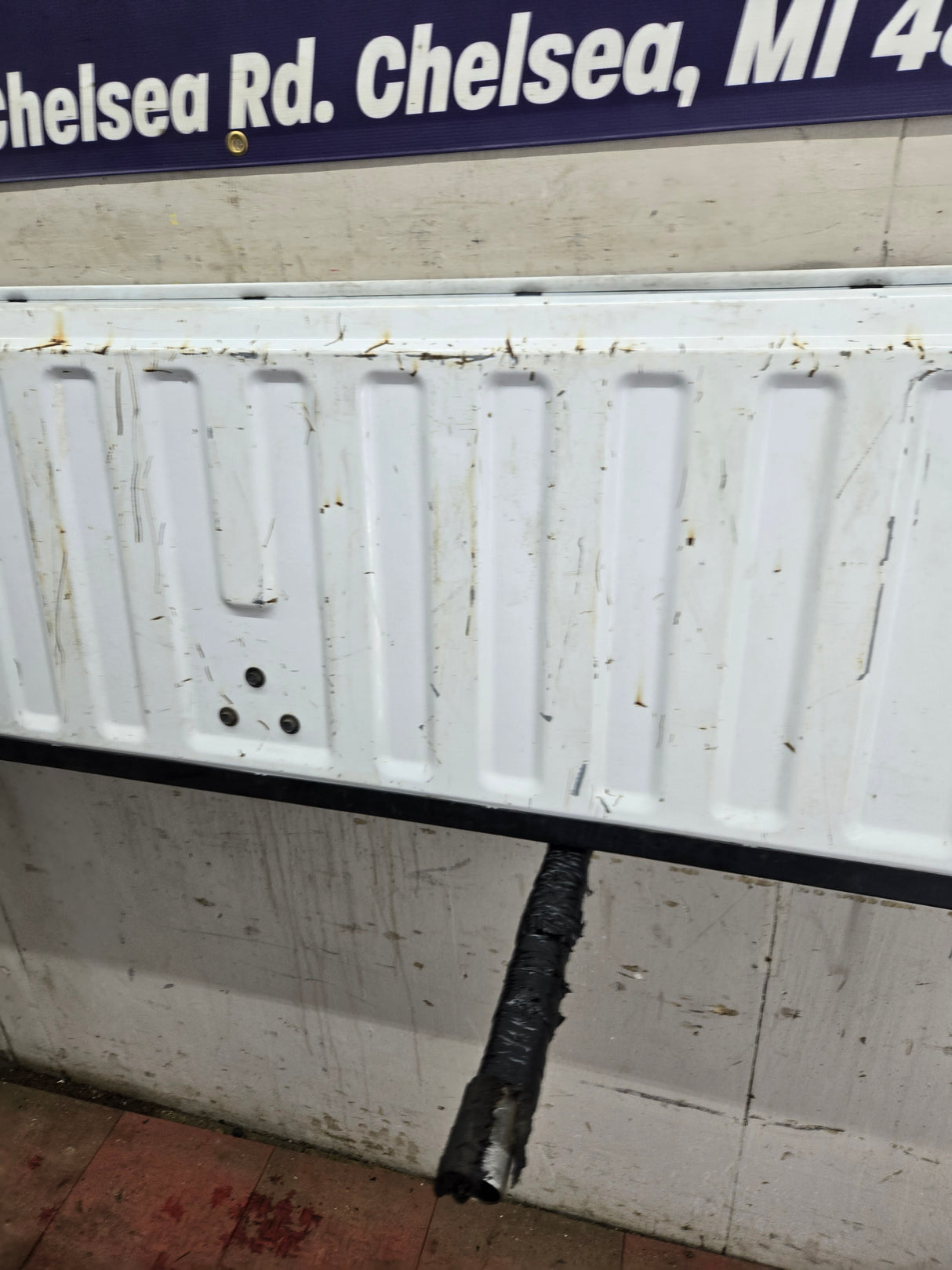 1999-2007 Chevrolet Silverado / GMC Sierra 1500 2500 3500 Tailgate - White