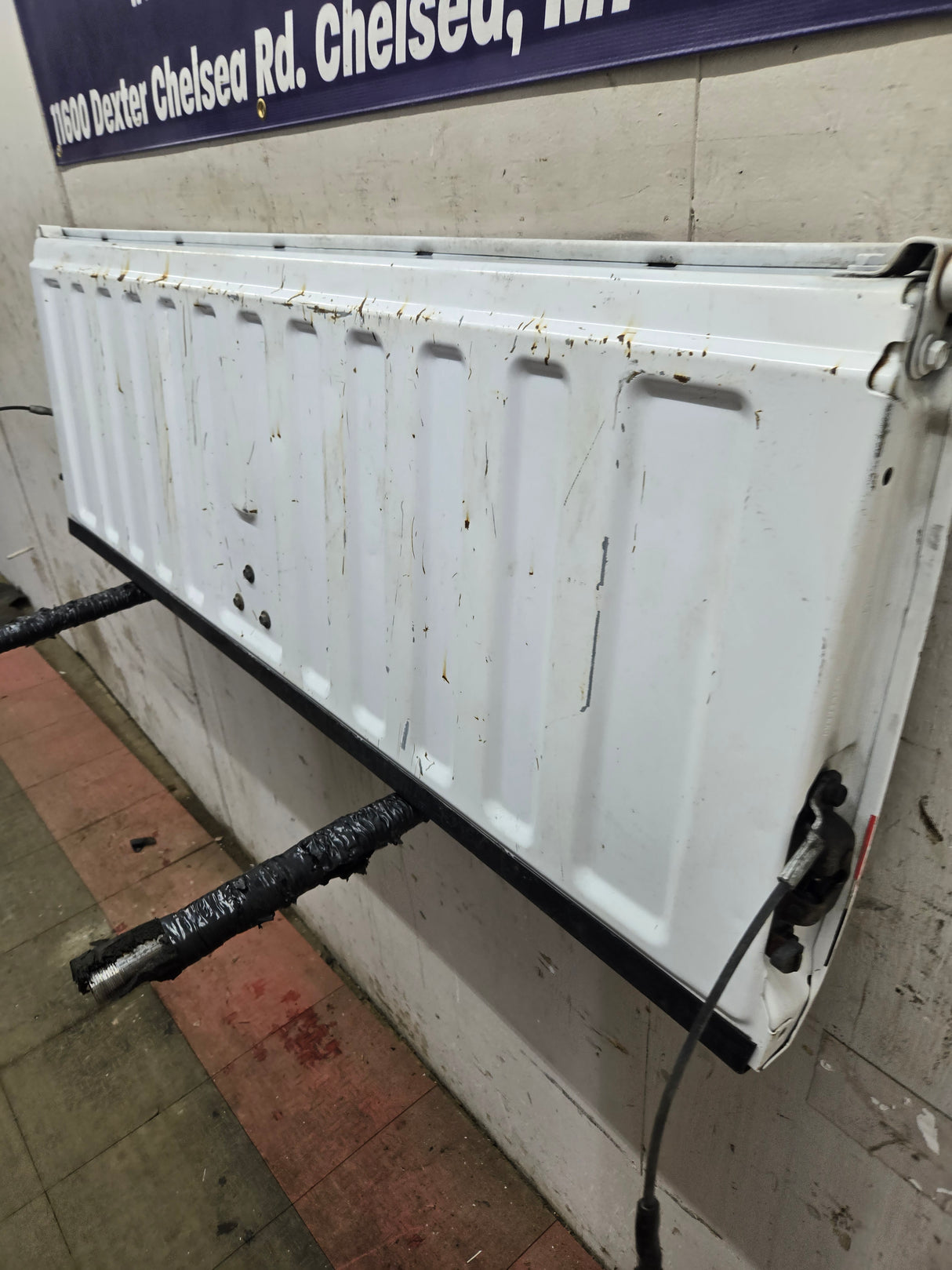 1999-2007 Chevrolet Silverado / GMC Sierra 1500 2500 3500 Tailgate - White