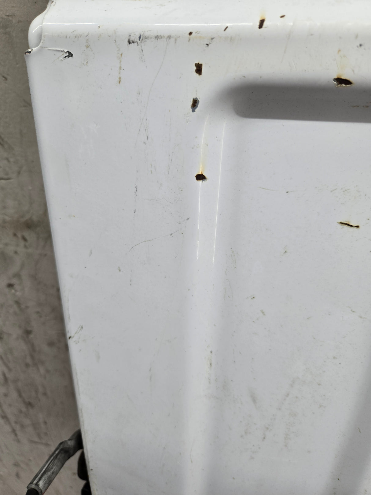 1999-2007 Chevrolet Silverado / GMC Sierra 1500 2500 3500 Tailgate - White