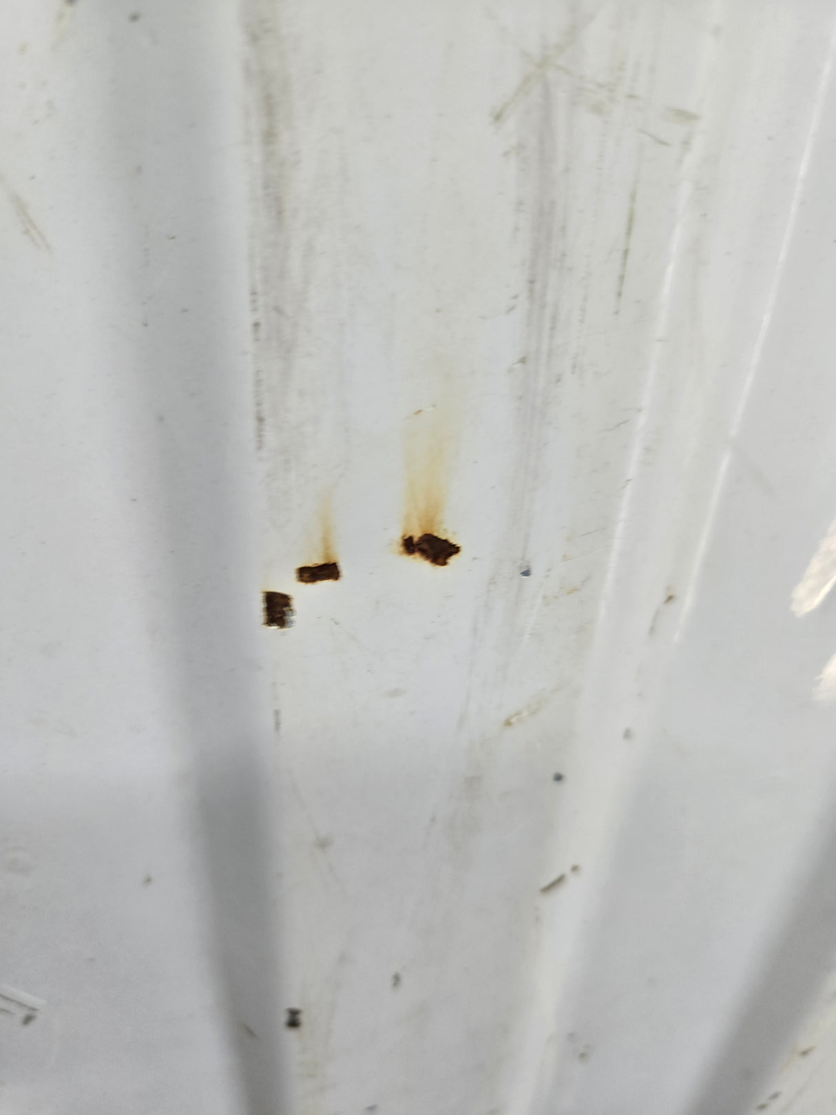 1999-2007 Chevrolet Silverado / GMC Sierra 1500 2500 3500 Tailgate - White