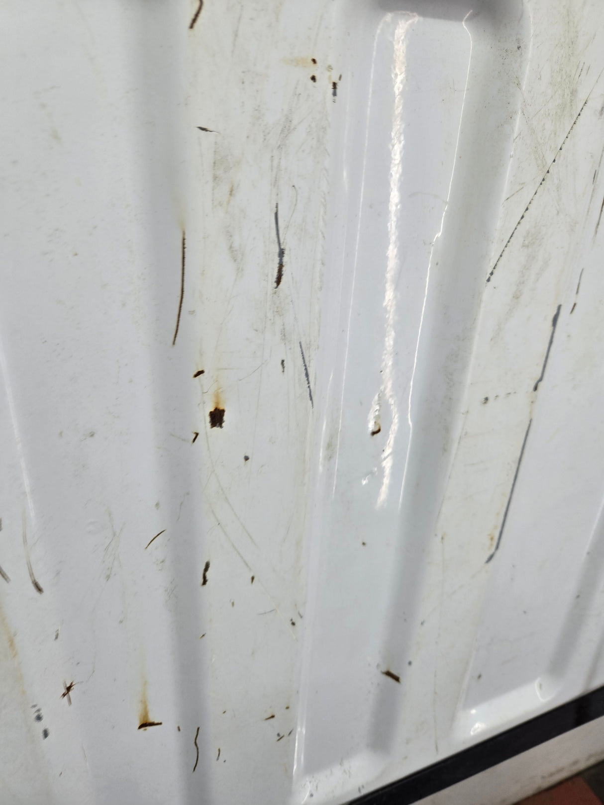 1999-2007 Chevrolet Silverado / GMC Sierra 1500 2500 3500 Tailgate - White