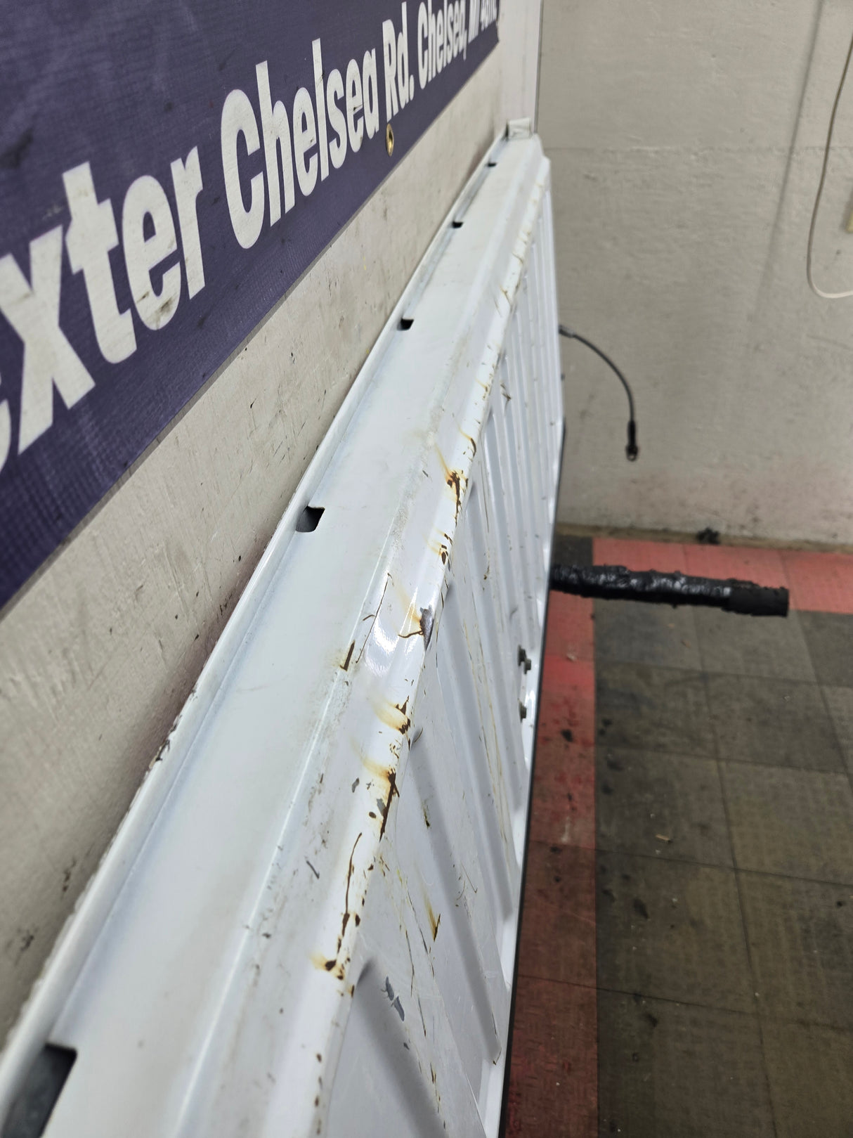 1999-2007 Chevrolet Silverado / GMC Sierra 1500 2500 3500 Tailgate - White