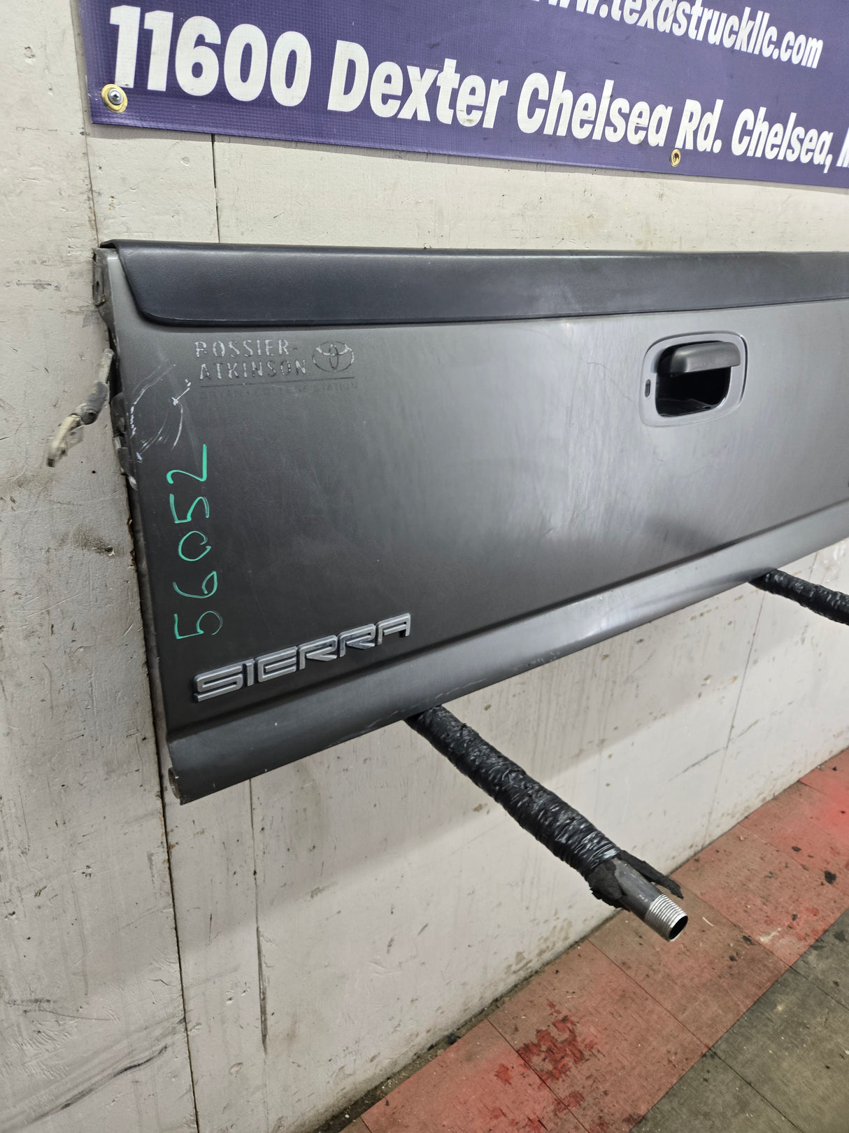 1999-2007 Chevrolet Silverado / GMC Sierra 1500 2500 3500 Tailgate - Grey