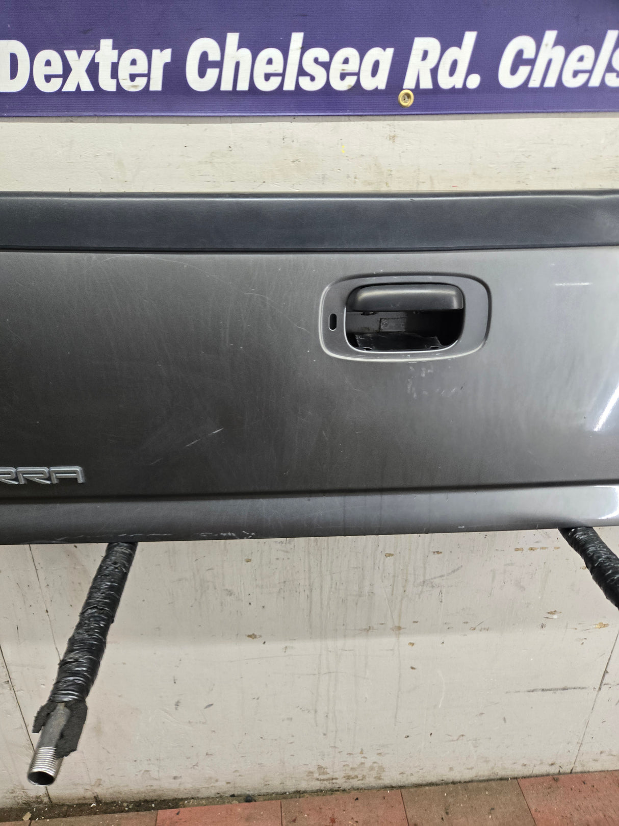 1999-2007 Chevrolet Silverado / GMC Sierra 1500 2500 3500 Tailgate - Grey