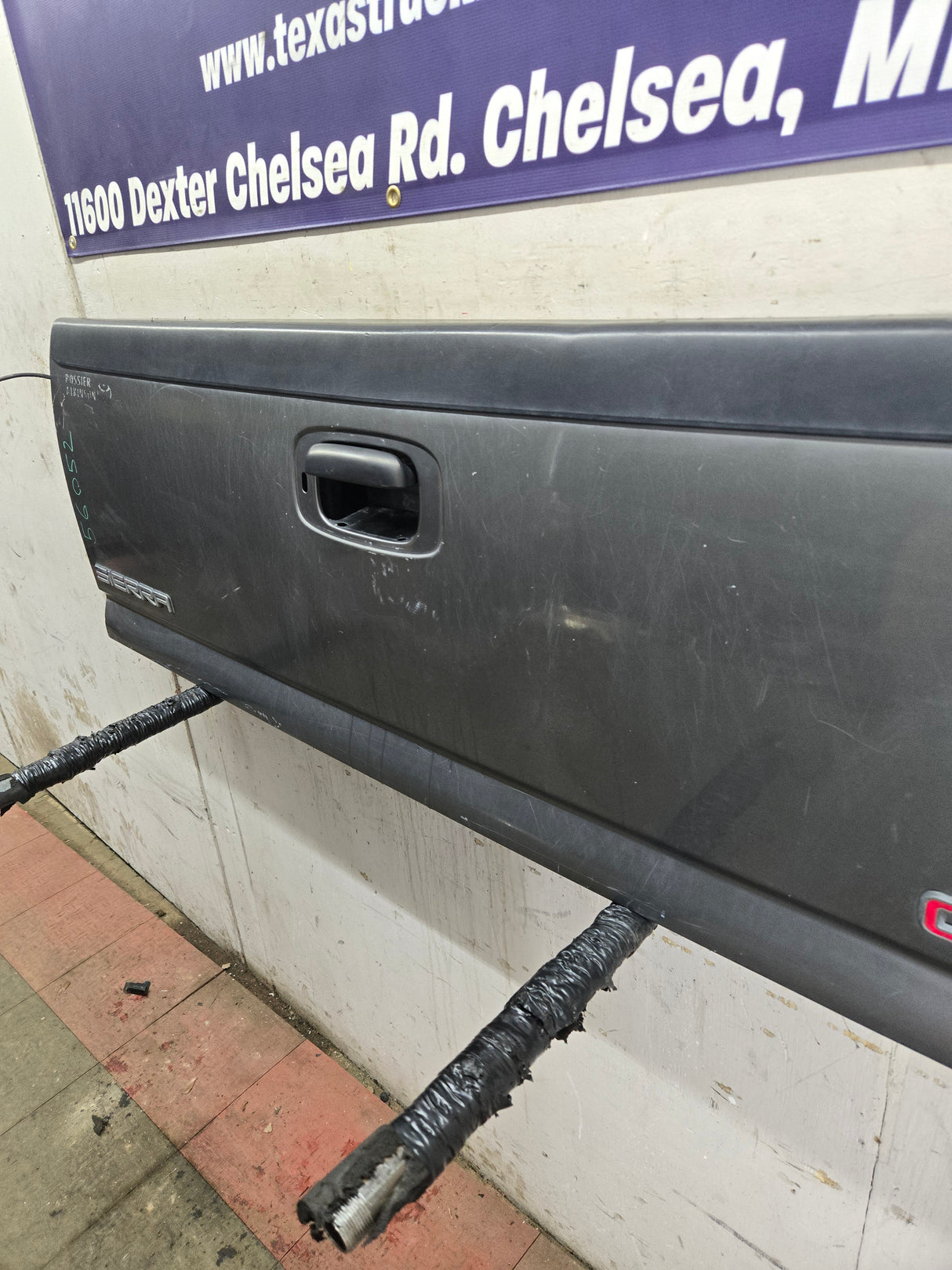 1999-2007 Chevrolet Silverado / GMC Sierra 1500 2500 3500 Tailgate - Grey