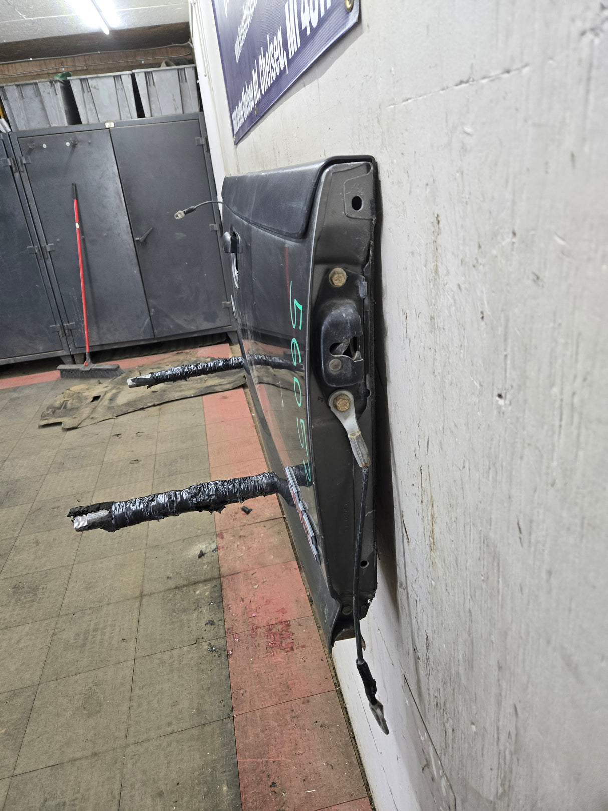 1999-2007 Chevrolet Silverado / GMC Sierra 1500 2500 3500 Tailgate - Grey