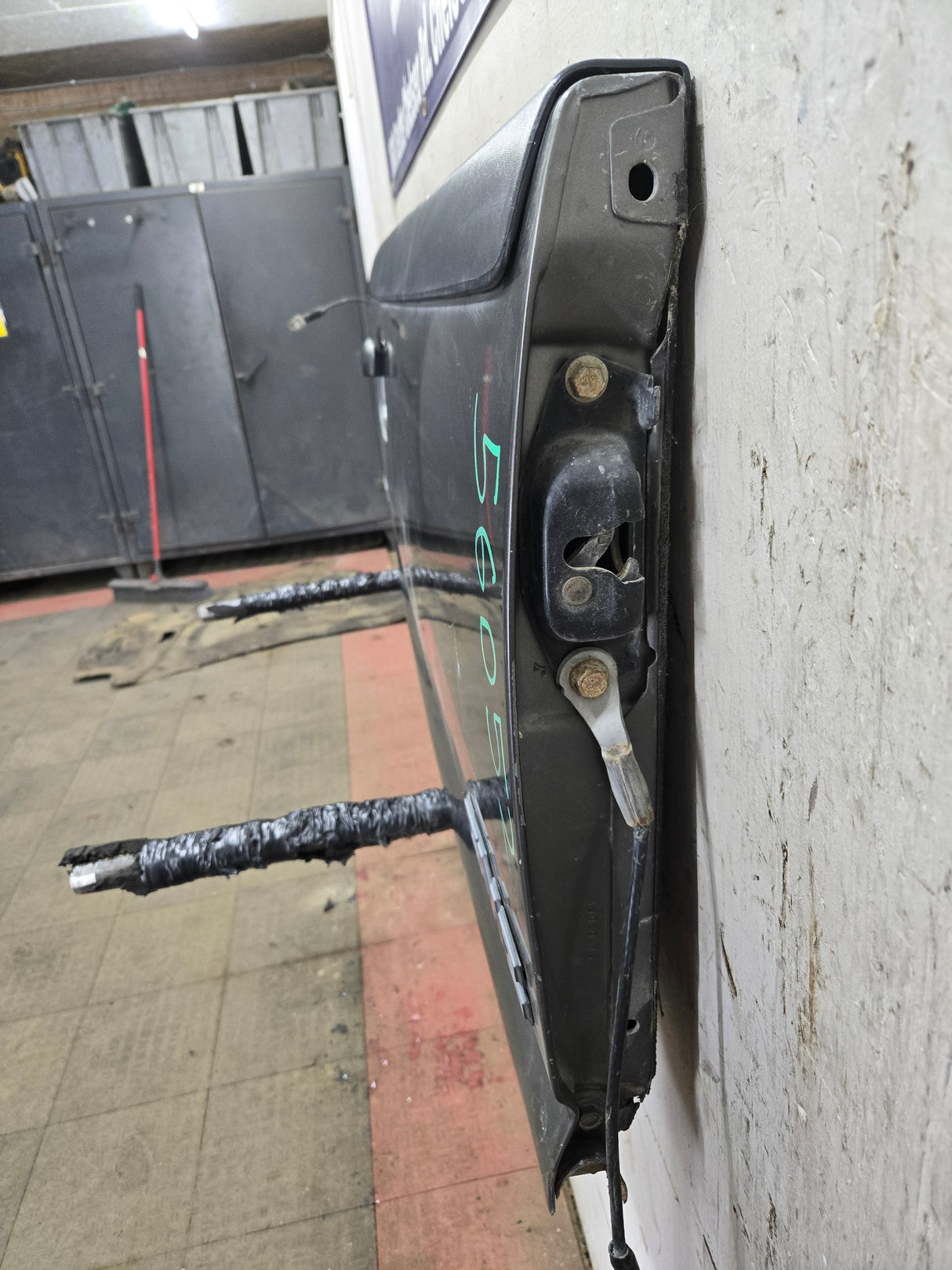 1999-2007 Chevrolet Silverado / GMC Sierra 1500 2500 3500 Tailgate - Grey