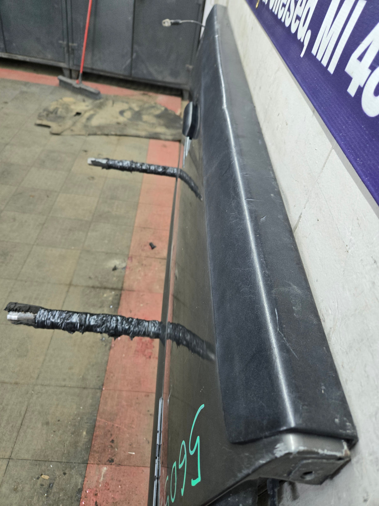 1999-2007 Chevrolet Silverado / GMC Sierra 1500 2500 3500 Tailgate - Grey