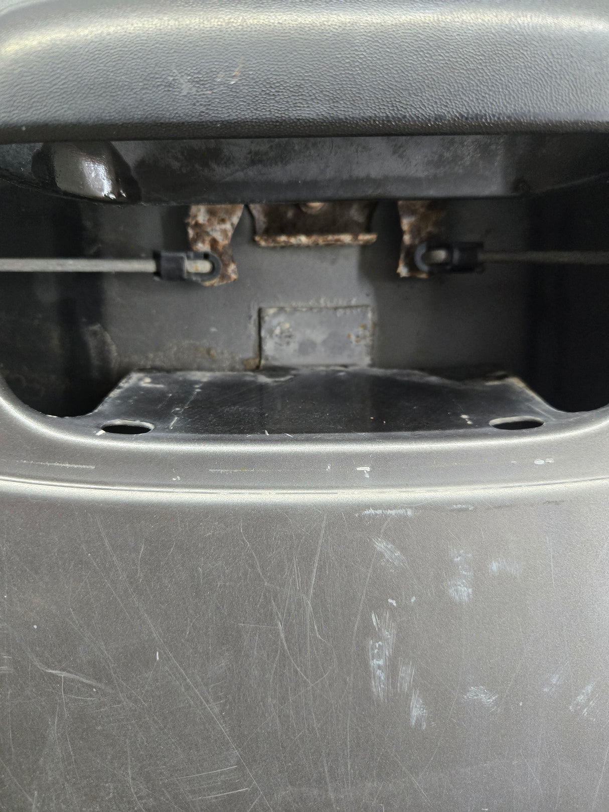 1999-2007 Chevrolet Silverado / GMC Sierra 1500 2500 3500 Tailgate - Grey