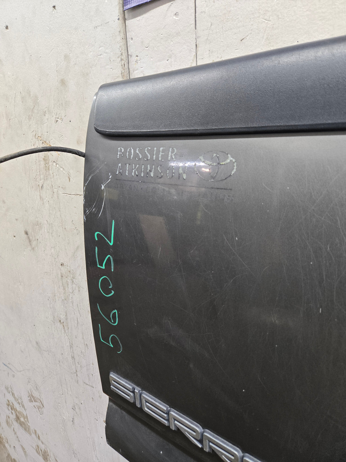 1999-2007 Chevrolet Silverado / GMC Sierra 1500 2500 3500 Tailgate - Grey