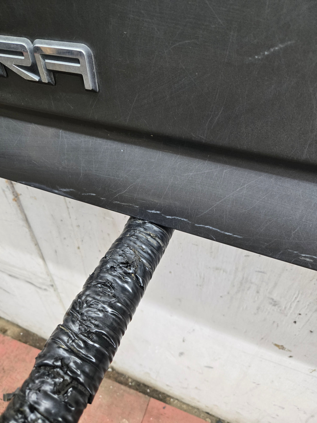 1999-2007 Chevrolet Silverado / GMC Sierra 1500 2500 3500 Tailgate - Grey