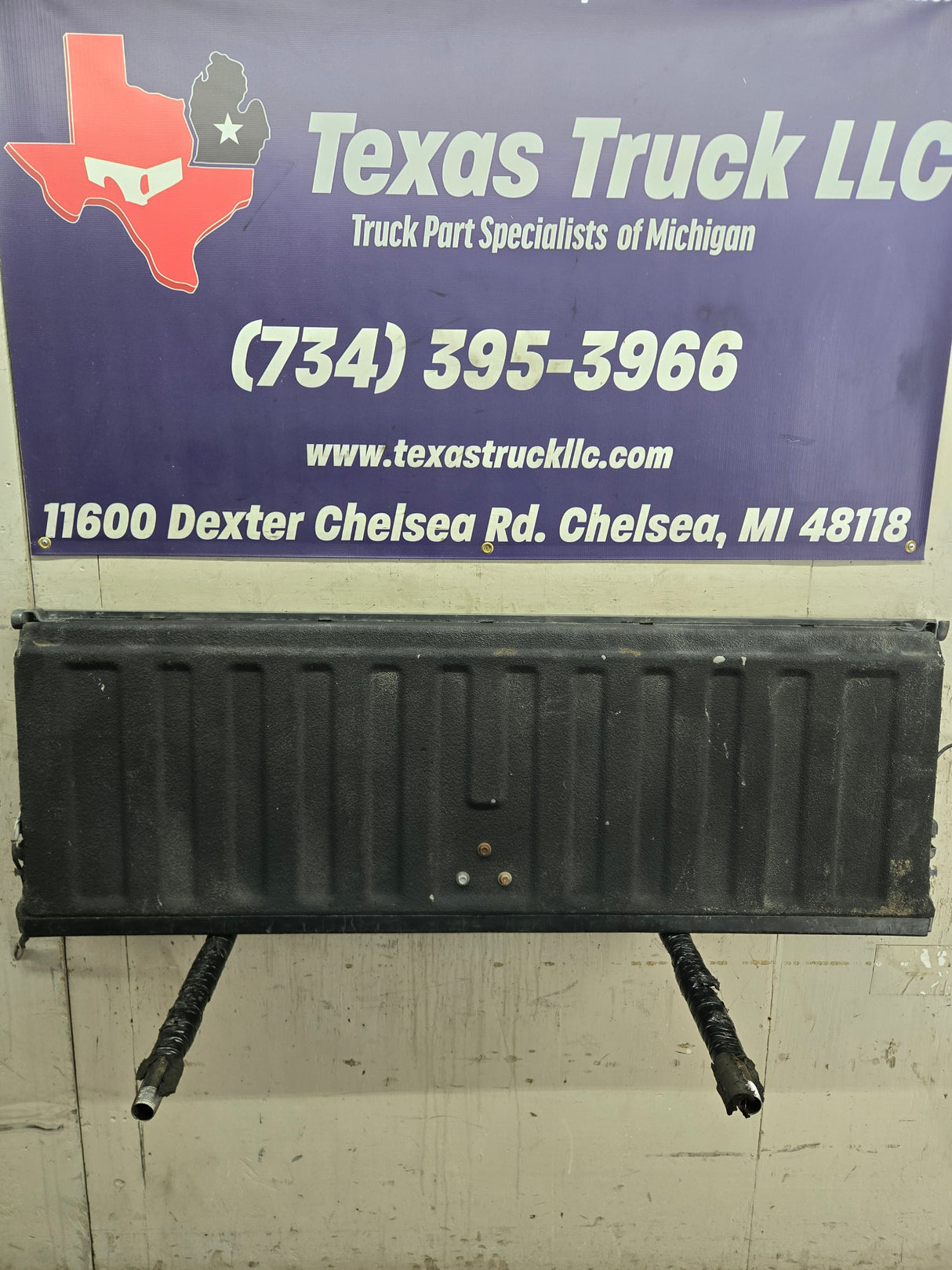 1999-2007 Chevrolet Silverado / GMC Sierra 1500 2500 3500 Tailgate - Grey