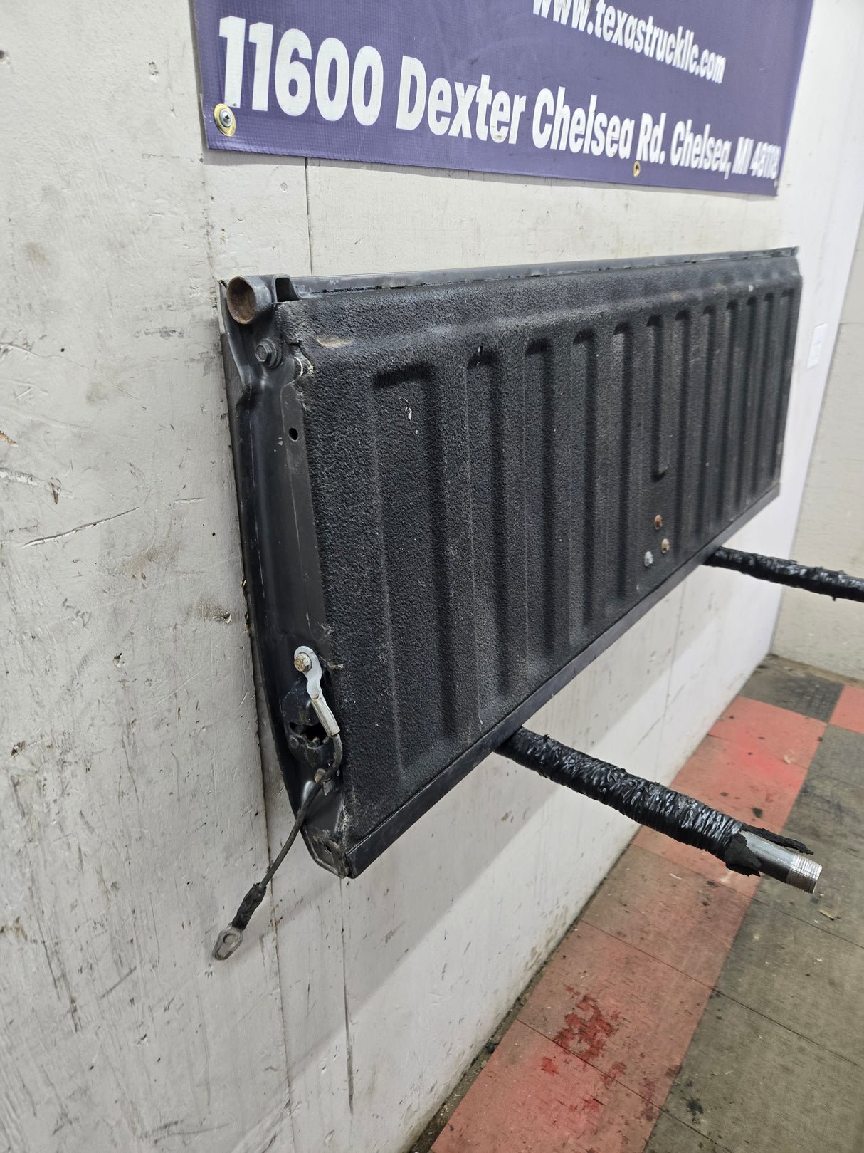 1999-2007 Chevrolet Silverado / GMC Sierra 1500 2500 3500 Tailgate - Grey