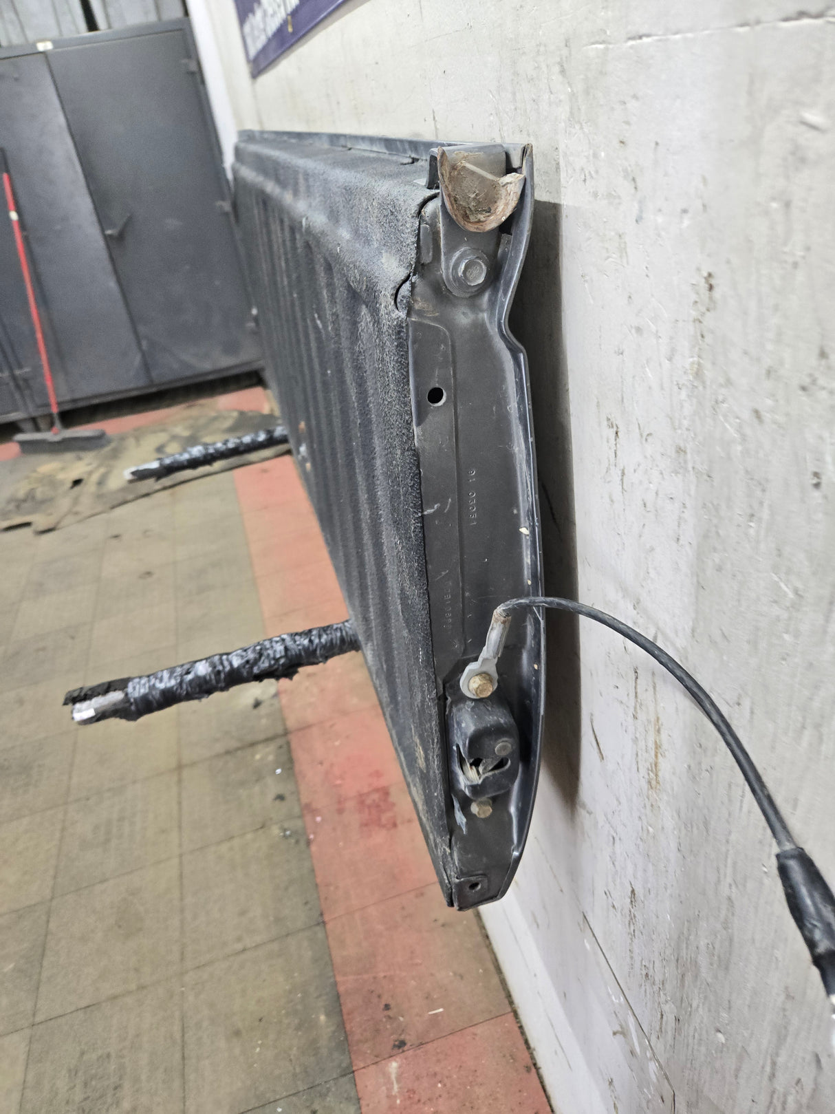 1999-2007 Chevrolet Silverado / GMC Sierra 1500 2500 3500 Tailgate - Grey