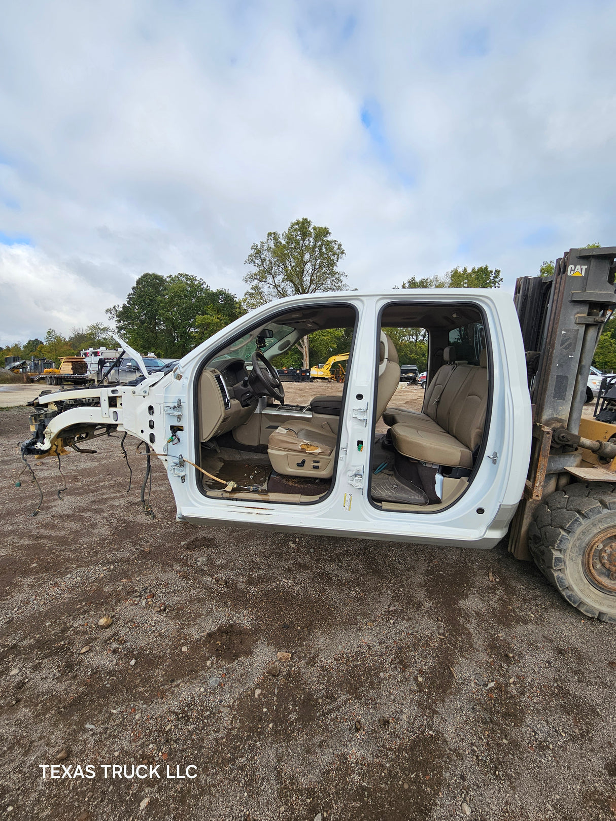 2009-2018 Dodge Ram 1500 4th Gen Quad Cab Cab - White/Tan