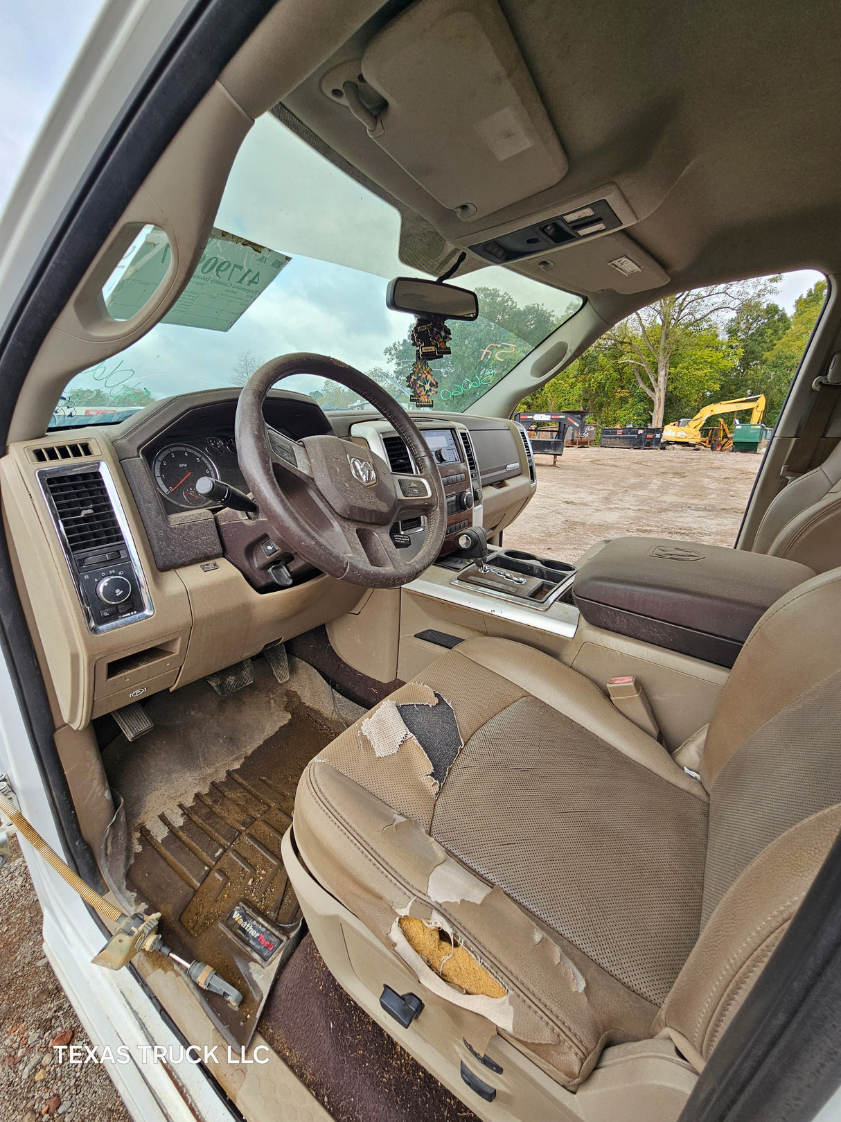 2009-2018 Dodge Ram 1500 4th Gen Quad Cab Cab - White/Tan