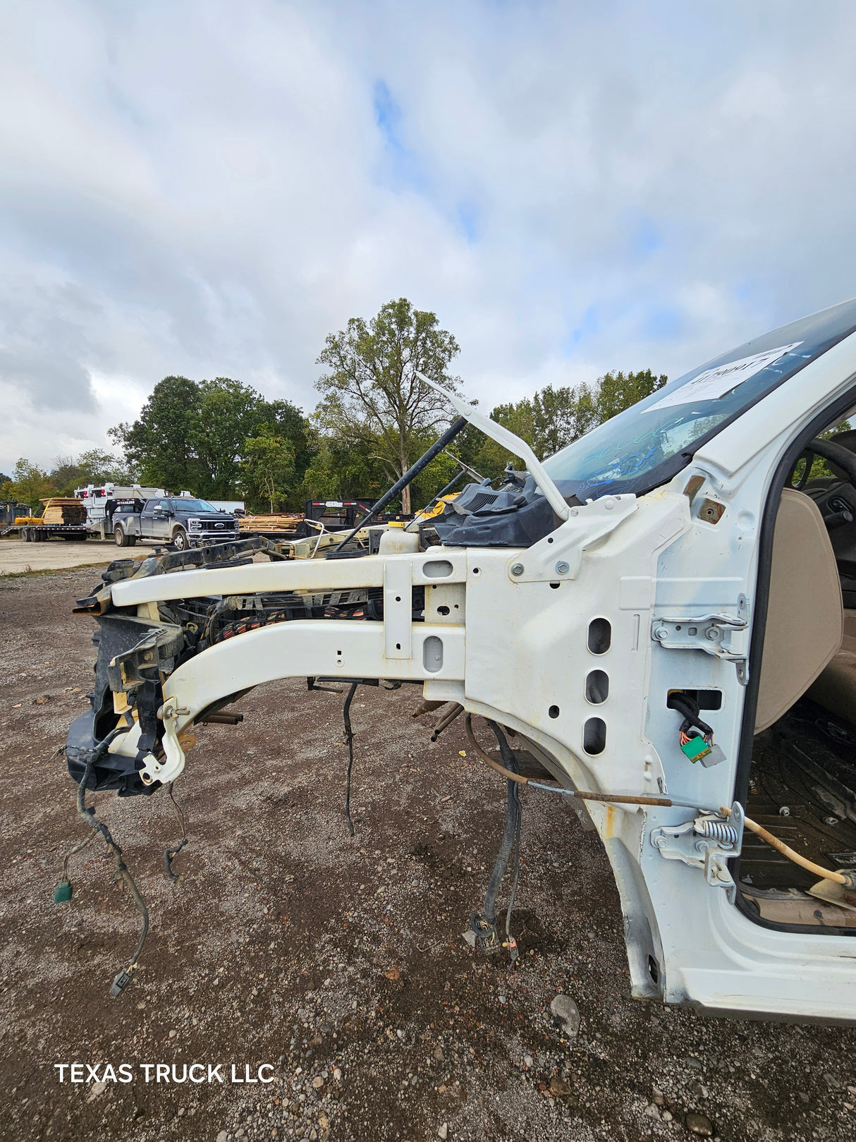 2009-2018 Dodge Ram 1500 4th Gen Quad Cab Cab - White/Tan