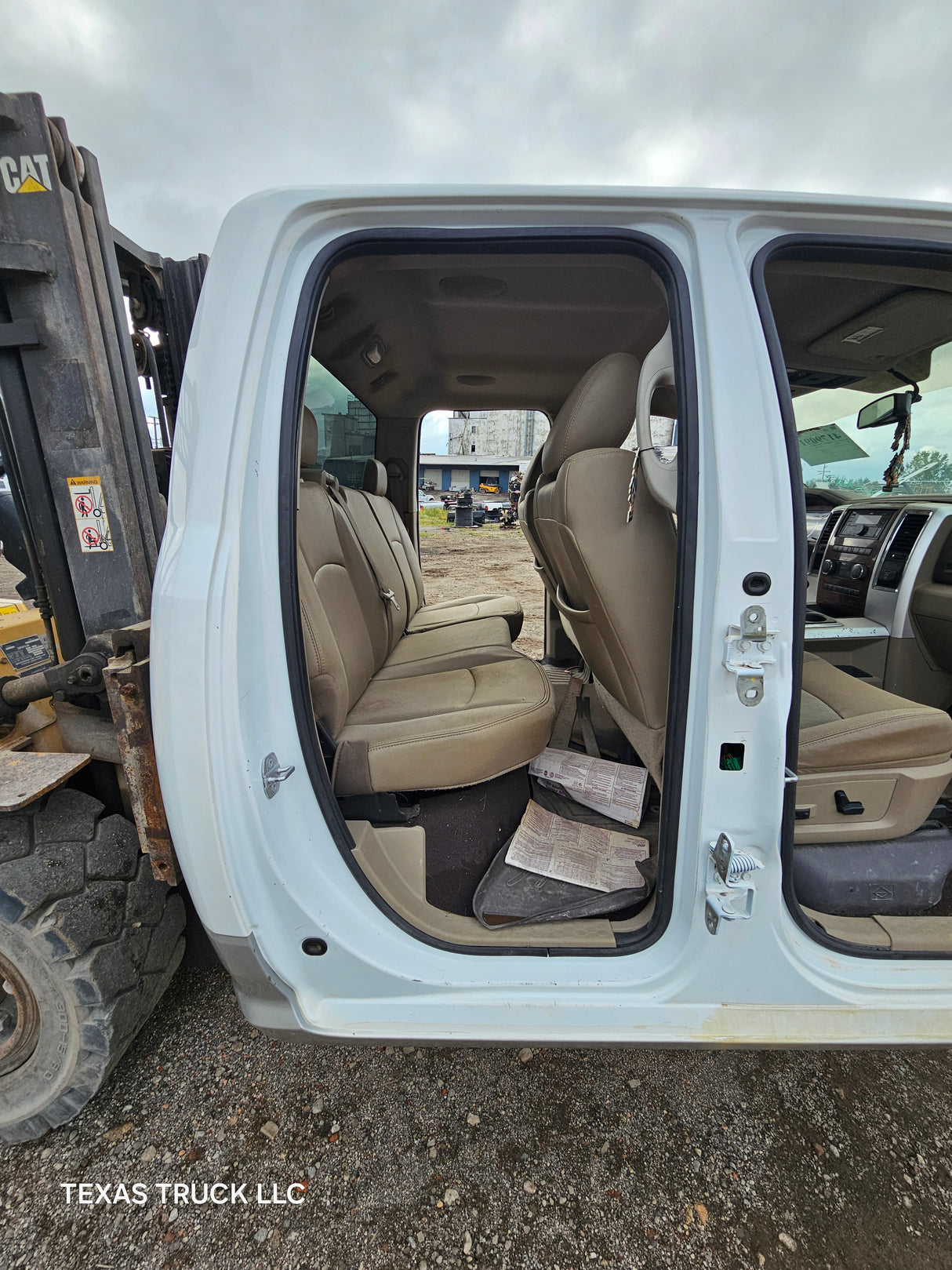 2009-2018 Dodge Ram 1500 4th Gen Quad Cab Cab - White/Tan