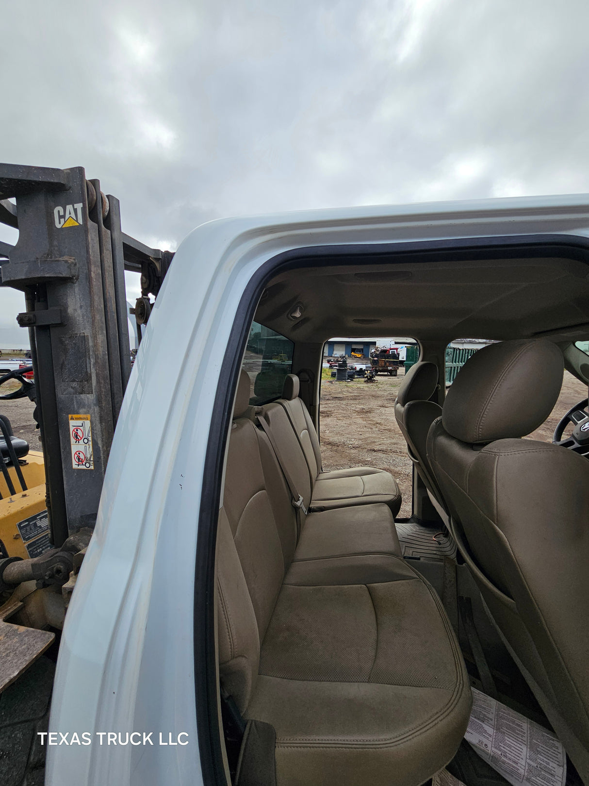 2009-2018 Dodge Ram 1500 4th Gen Quad Cab Cab - White/Tan