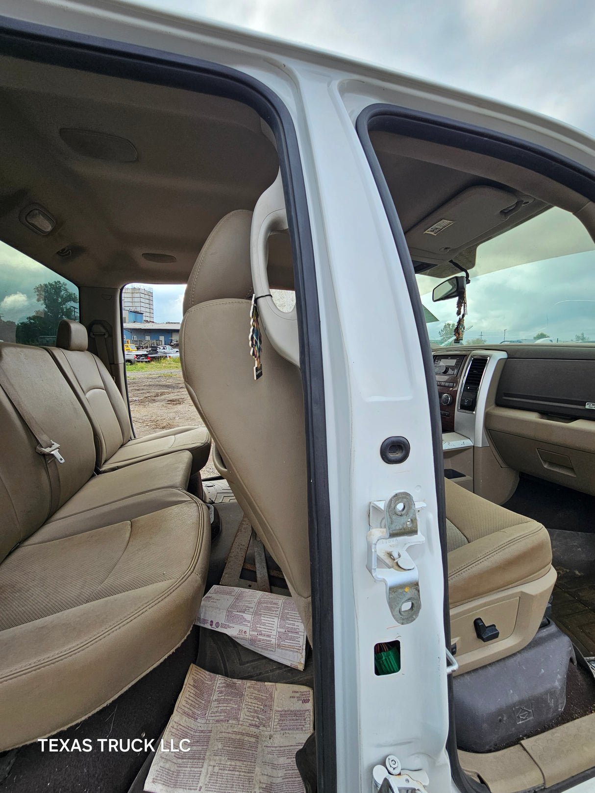 2009-2018 Dodge Ram 1500 4th Gen Quad Cab Cab - White/Tan