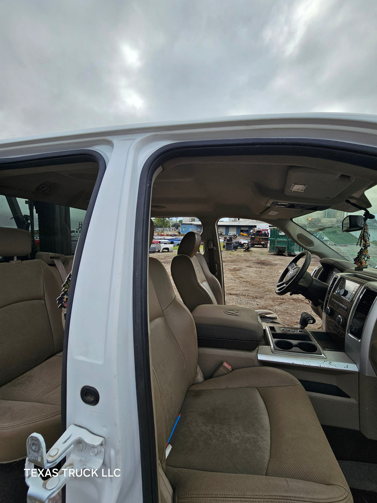 2009-2018 Dodge Ram 1500 4th Gen Quad Cab Cab - White/Tan