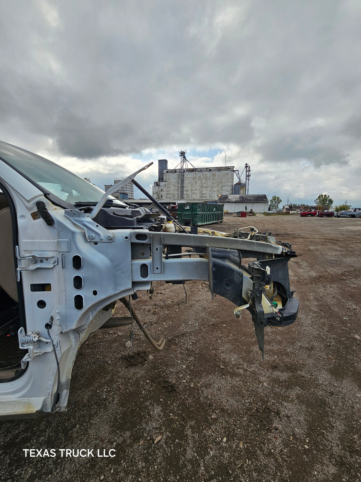 2009-2018 Dodge Ram 1500 4th Gen Quad Cab Cab - White/Tan