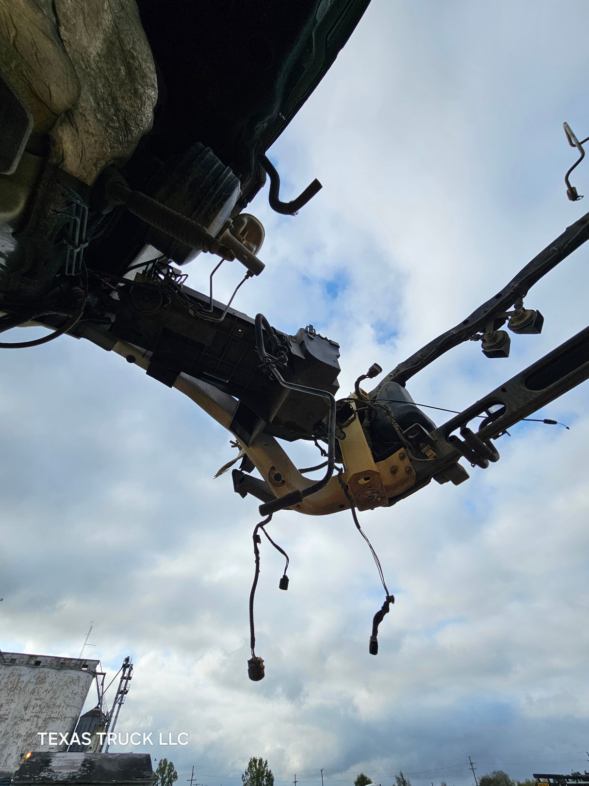 2009-2018 Dodge Ram 1500 4th Gen Quad Cab Cab - White/Tan