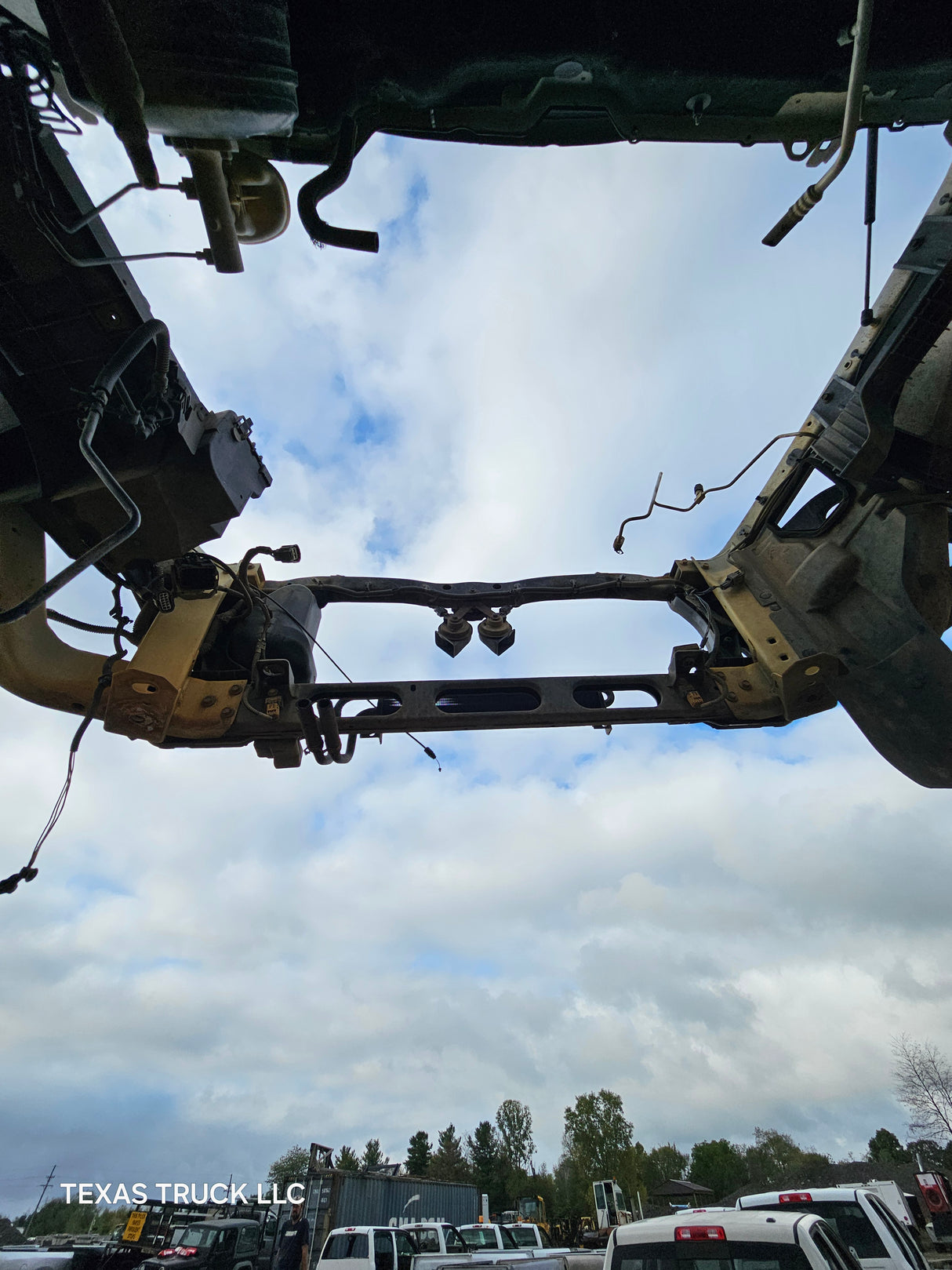 2009-2018 Dodge Ram 1500 4th Gen Quad Cab Cab - White/Tan