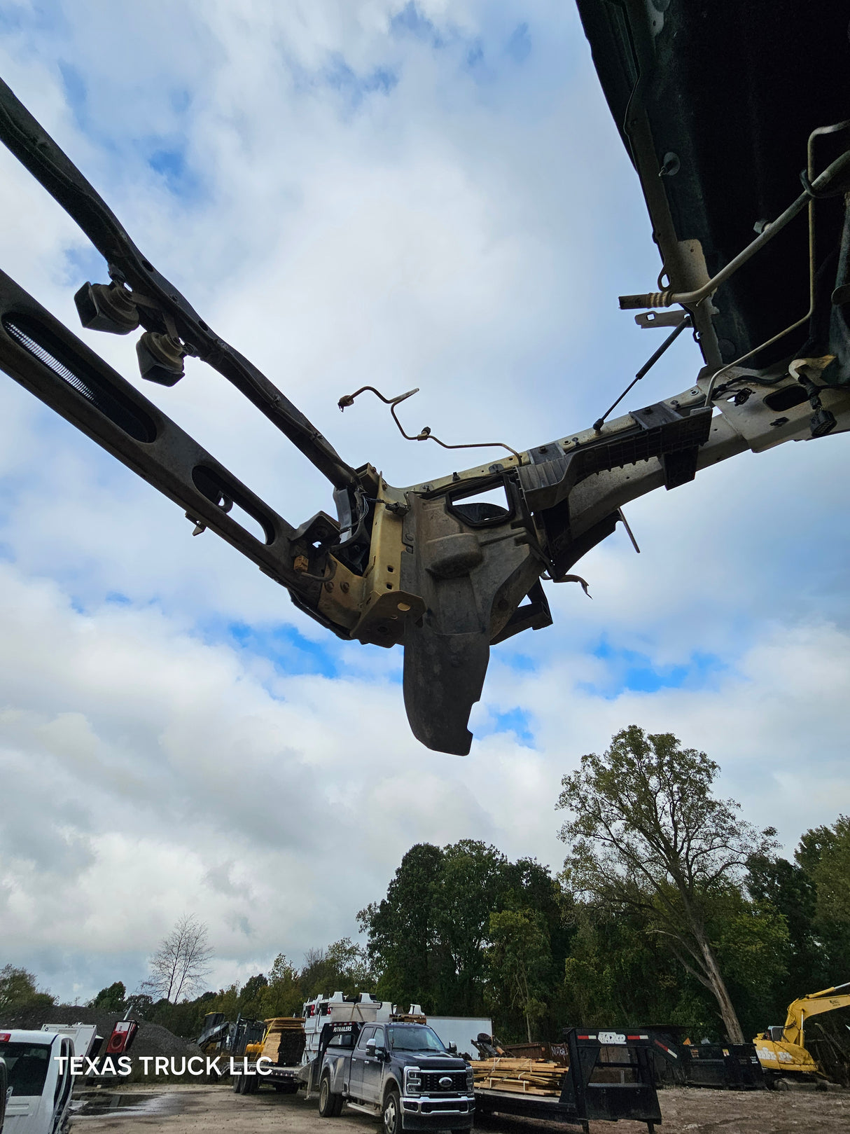 2009-2018 Dodge Ram 1500 4th Gen Quad Cab Cab - White/Tan