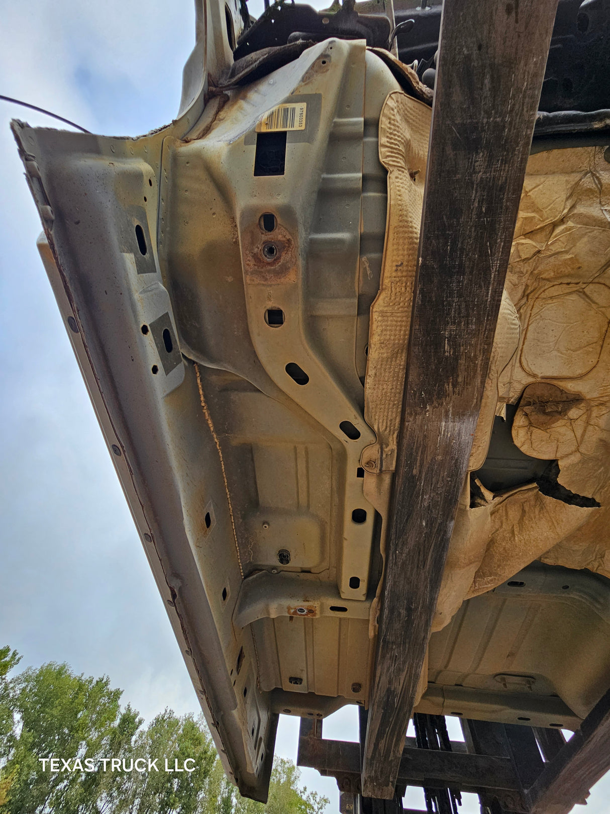 2009-2018 Dodge Ram 1500 4th Gen Quad Cab Cab - White/Tan