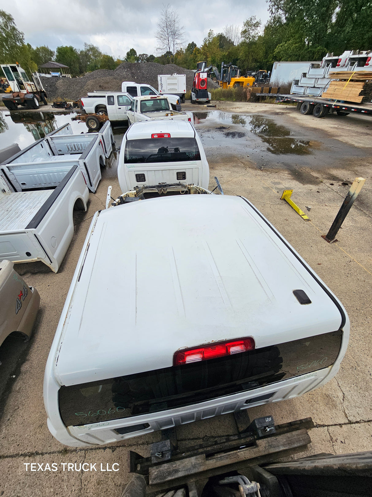 2009-2018 Dodge Ram 1500 4th Gen Quad Cab Cab - White/Tan
