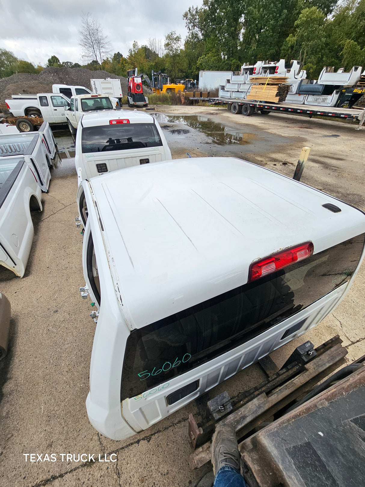 2009-2018 Dodge Ram 1500 4th Gen Quad Cab Cab - White/Tan