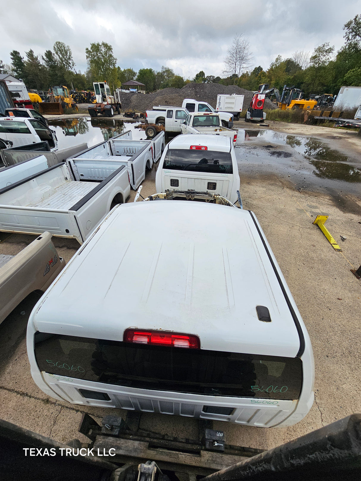 2009-2018 Dodge Ram 1500 4th Gen Quad Cab Cab - White/Tan