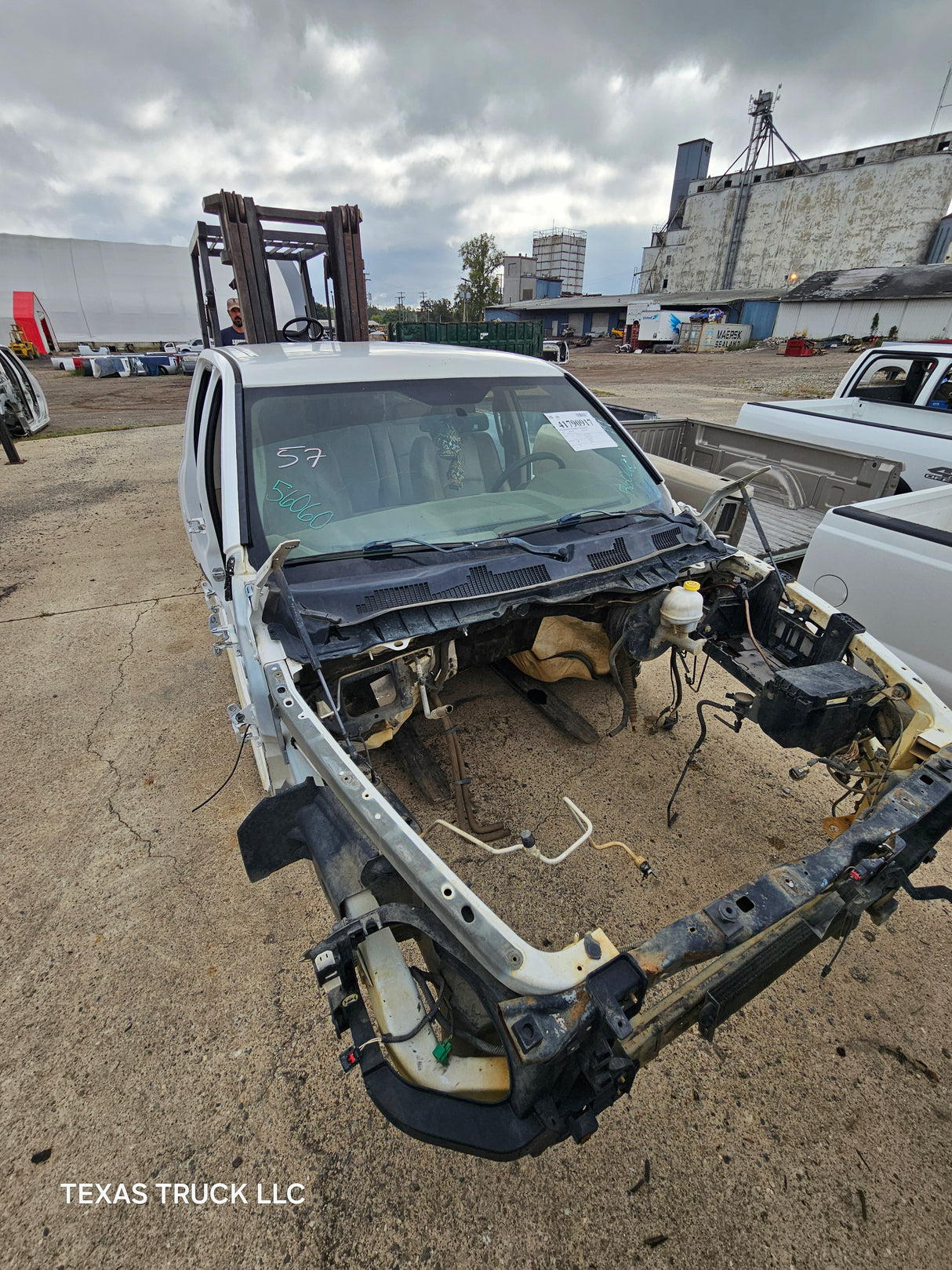 2009-2018 Dodge Ram 1500 4th Gen Quad Cab Cab - White/Tan
