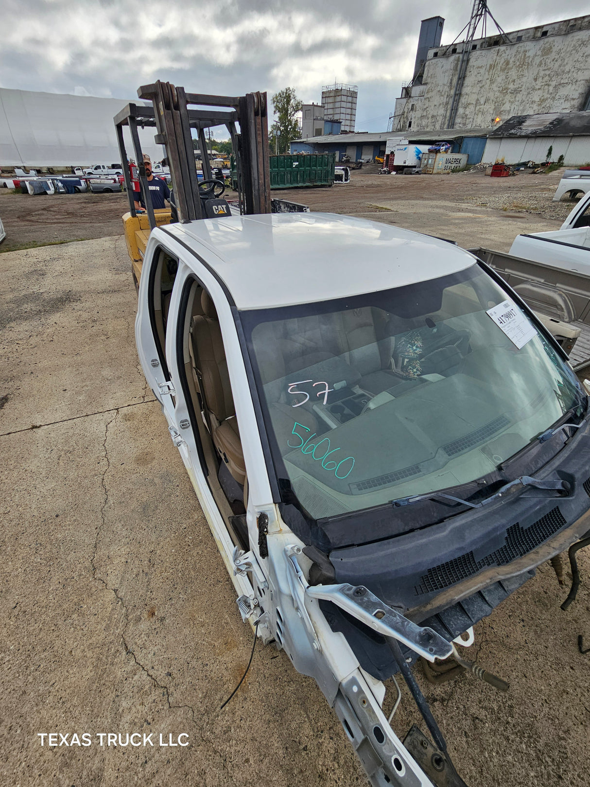 2009-2018 Dodge Ram 1500 4th Gen Quad Cab Cab - White/Tan