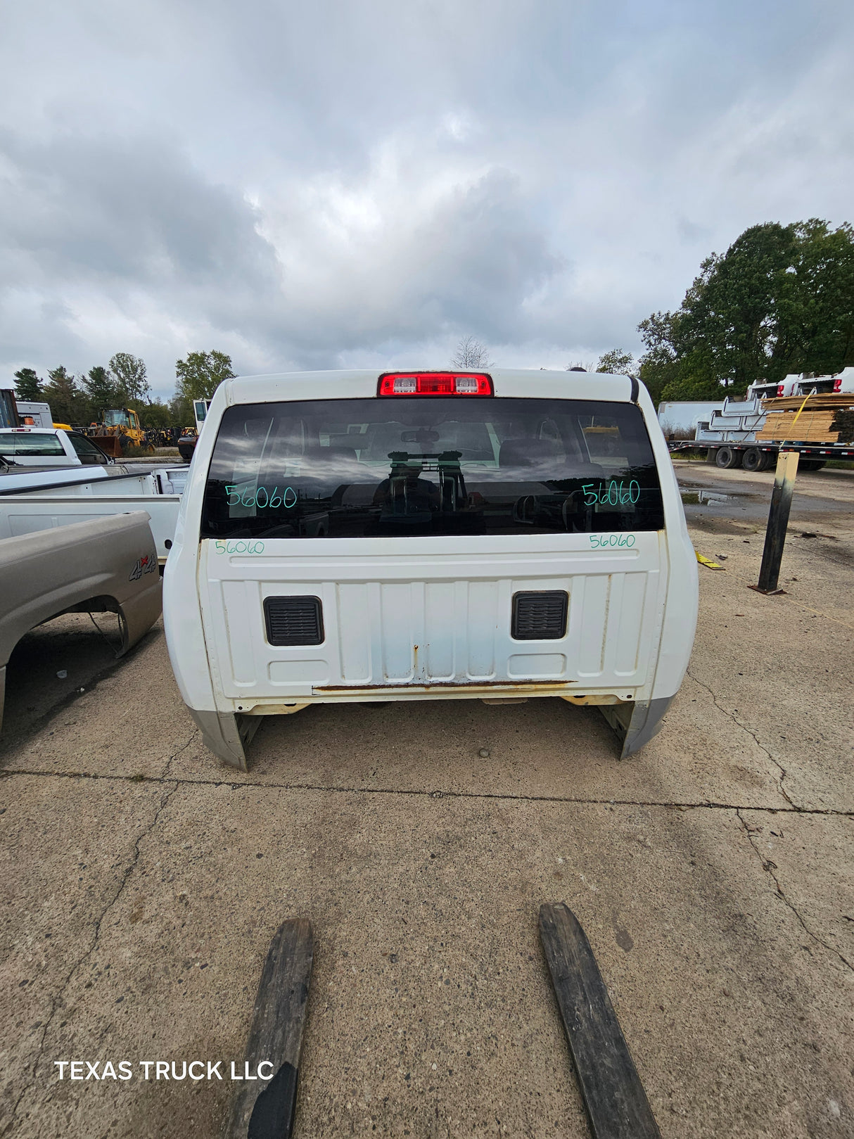 2009-2018 Dodge Ram 1500 4th Gen Quad Cab Cab - White/Tan