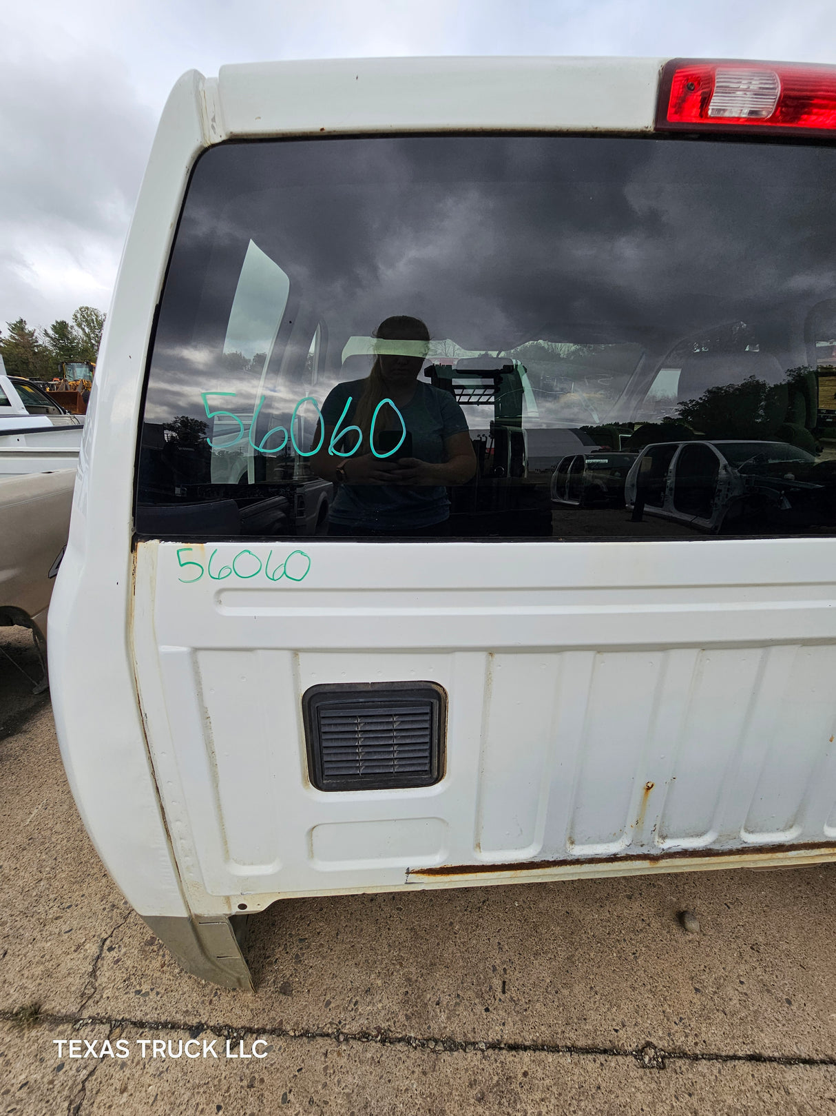 2009-2018 Dodge Ram 1500 4th Gen Quad Cab Cab - White/Tan