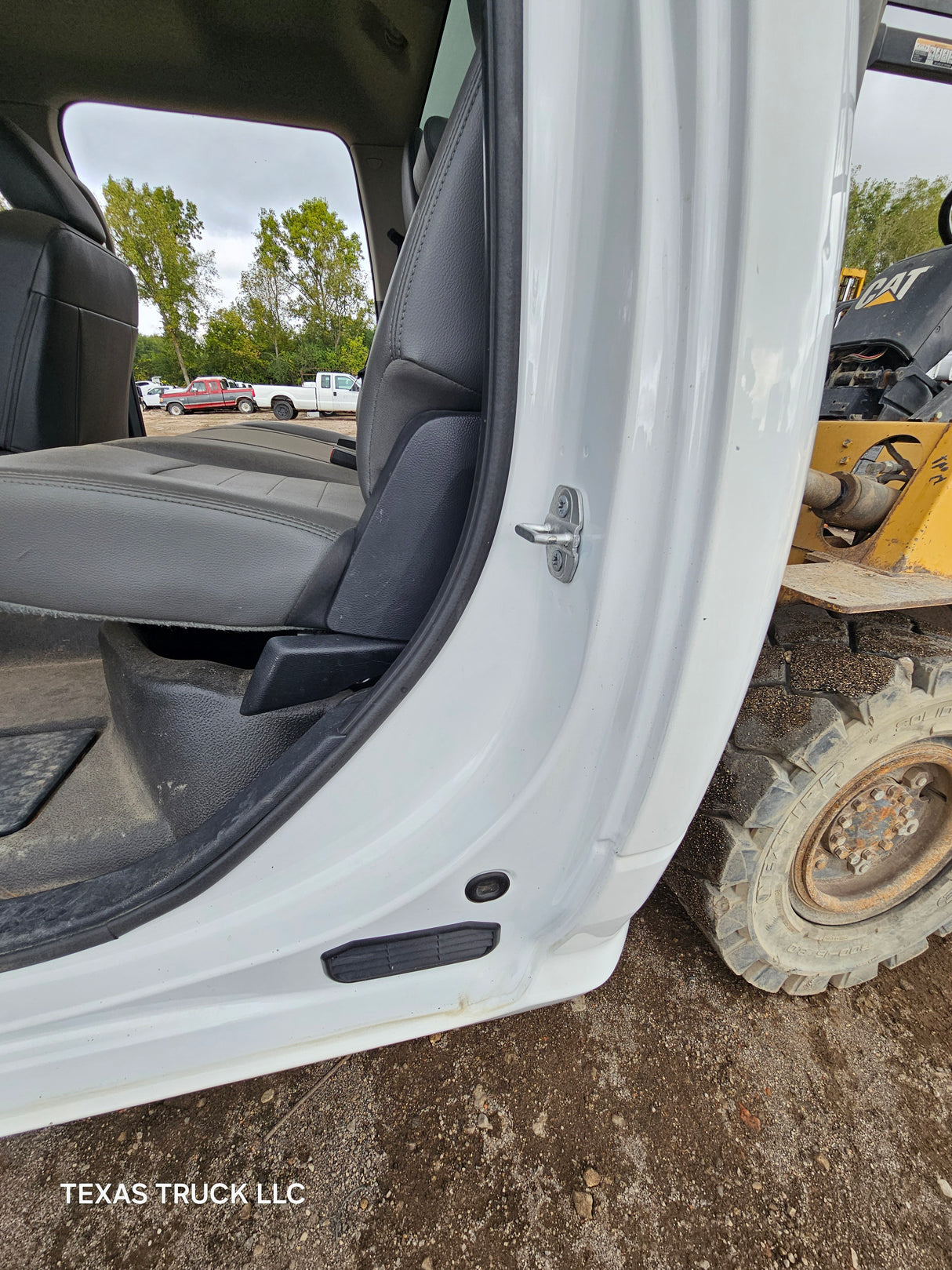 2009-2018 Dodge Ram 1500 4th Gen Crew Cab Cab - Bright White