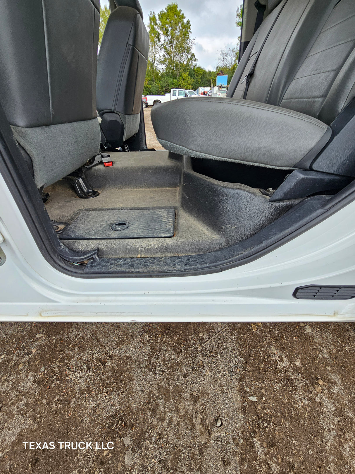 2009-2018 Dodge Ram 1500 4th Gen Crew Cab Cab - Bright White